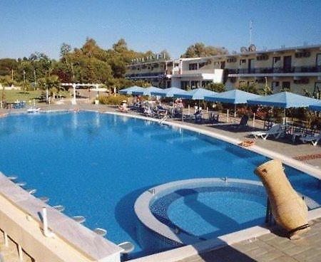 Lintzi Hotel Arkoudi Bagian luar foto